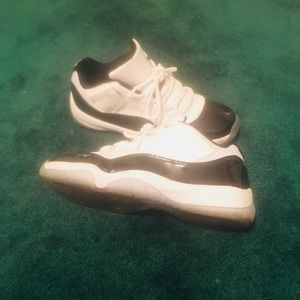 Retro Jordan 11 low concords